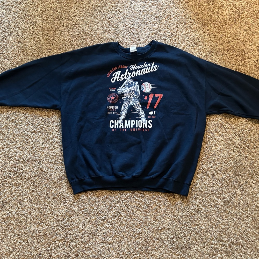 Gildan 2017 Houston Astro’s Championship crew sweatshirt.